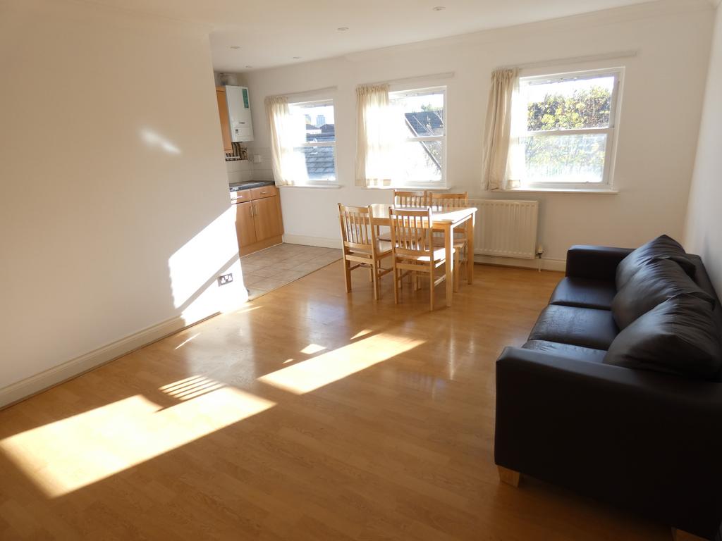 Apartment in Bow - View 3