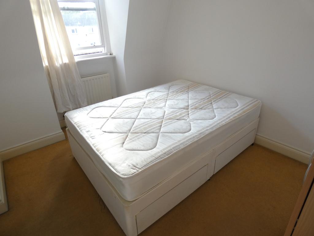 Apartment in Bow - More