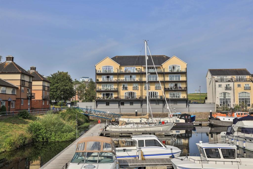 3 The Meridian, Penarth Marina, Penarth, CF64 1SQ 2 bed apartment £