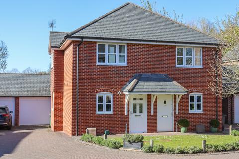 10 Brill Close, Alresford, SO24 9FG