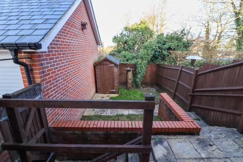 10 Brill Close, Alresford, SO24 9FG
