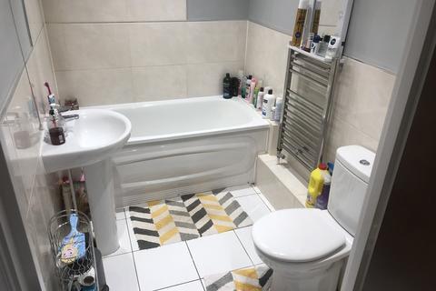Flat 2, 16 Lowther Road, Bournemouth, BH8 8NG