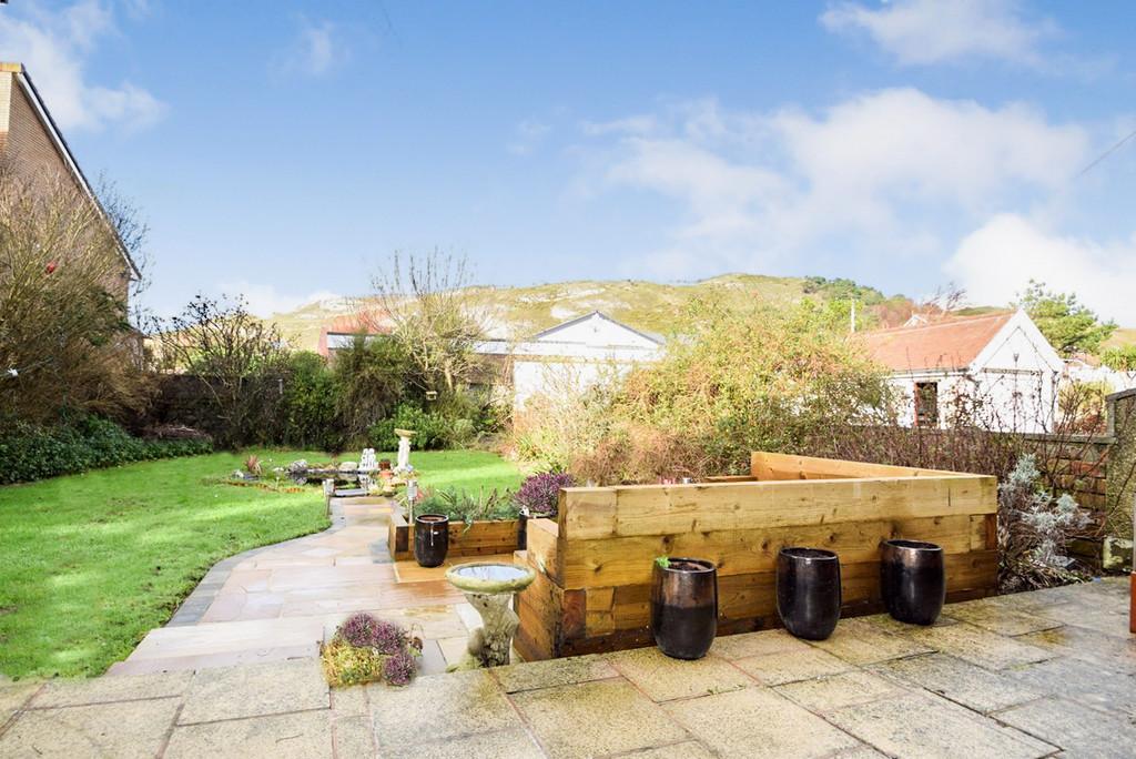 The Oval, West Shore, Llandudno 4 bed semidetached house £335,000