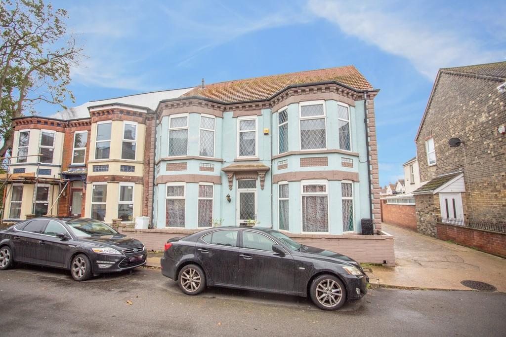 Anson Road, Southtown, Great Yarmouth 5 bed semidetached house £295,000