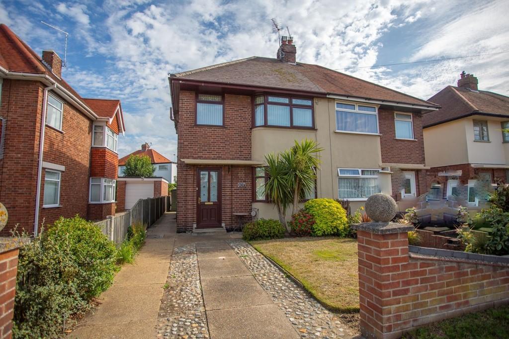 Middleton Road, Gorleston 3 bed semidetached house £220,000