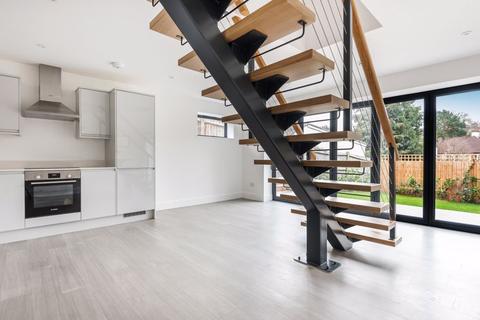 35 Manor Way, Purley, CR8 3BL