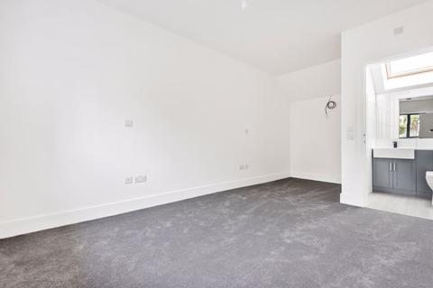 35 Manor Way, Purley, CR8 3BL