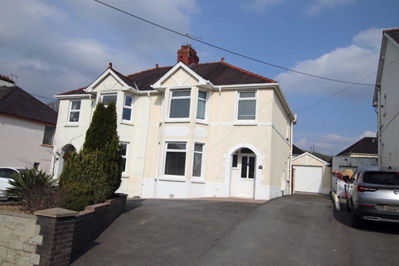 Lime Grove Avenue, Carmarthen 3 bed semidetached house £700 pcm (£