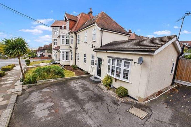 Chadwick Road, WestcliffOnSea 1 bed ground floor flat £195,000