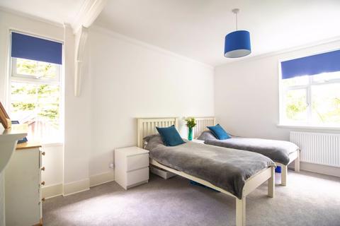Flat 4, Harestone House, 76 Harestone Valley Road, Caterham, CR3 6HE