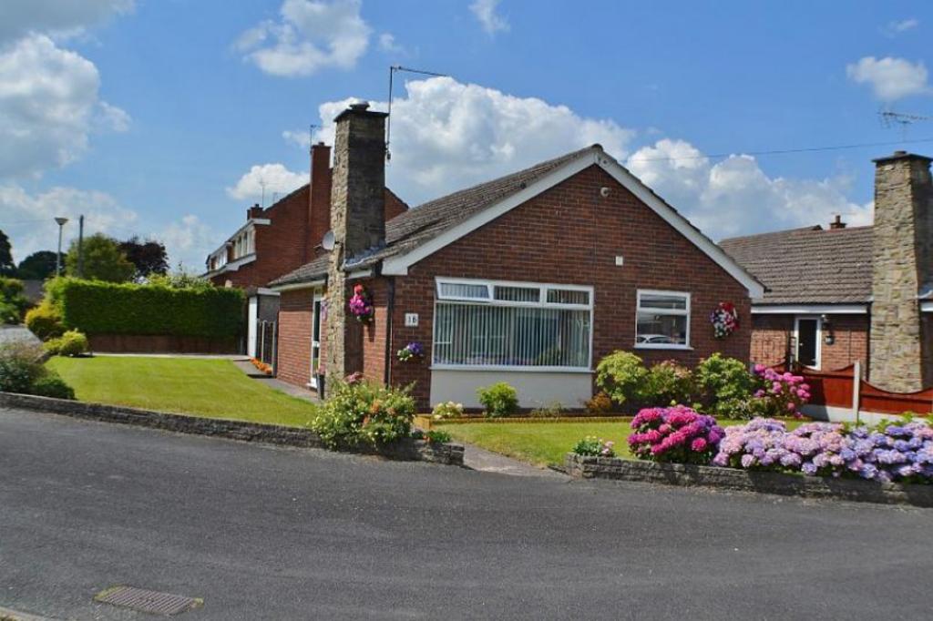 Holmes Chapel CW4 2 bed detached house £205,000