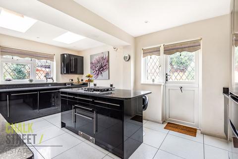 6a Edward Close, Romford, RM2 6QH