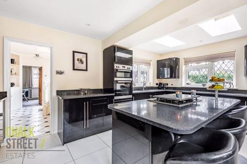 6a Edward Close, Romford, RM2 6QH