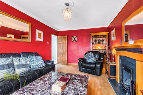 6a Edward Close, Romford, RM2 6QH
