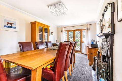 6a Edward Close, Romford, RM2 6QH