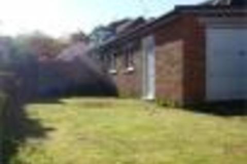 3 bedroom end of terrace house to rent, Cherry Avenue, Langley