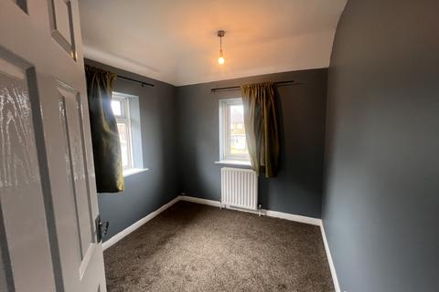 3 bedroom end of terrace house to rent, Cherry Avenue, Langley