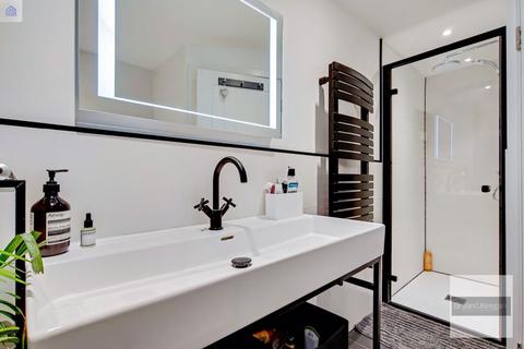 71 Howson Road, London, SE4 2AT