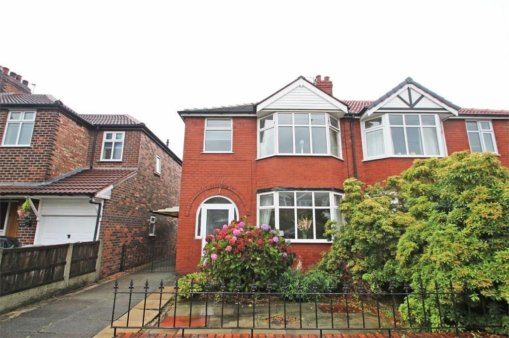 Edale Avenue, Urmston, Manchester, M41 3 bed semidetached house £270,000