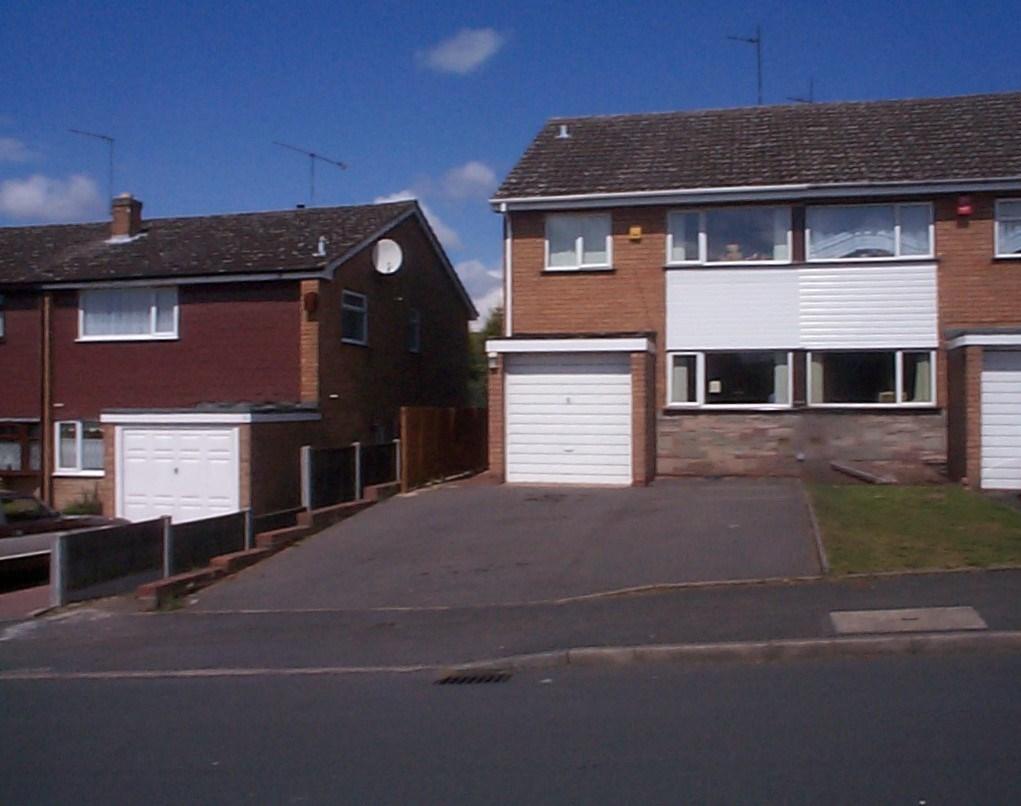 Eton Walk, Hagley, Stourbridge, DY9 3 bed semidetached house £285,000