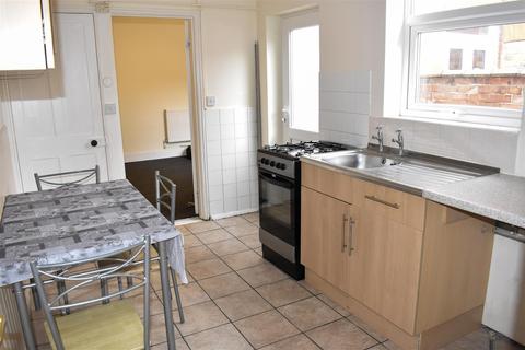 48 Clinton Road, Northampton, NN4 8LF