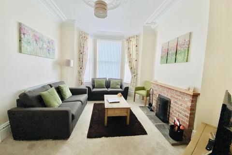 71 Cliff Road, Hornsea, HU18 1HU