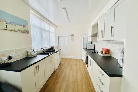 71 Cliff Road, Hornsea, HU18 1HU