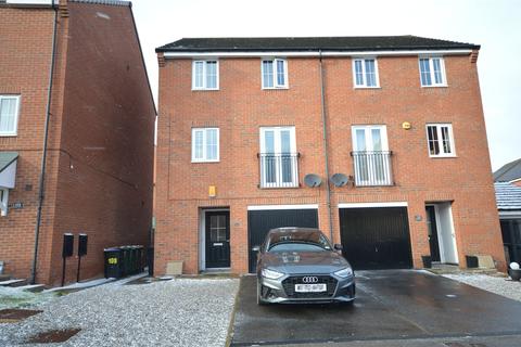 111 Waggon Road, Leeds, LS10 4GN
