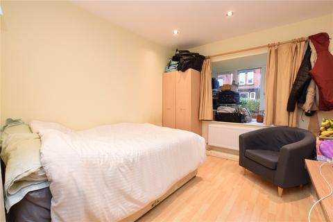 2 Delph Court, Leeds, LS6 2HL