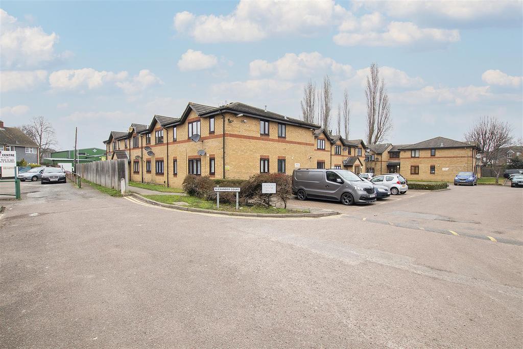 Alexander Court, Victoria Close, Cheshunt 1 bed apartment £175,000
