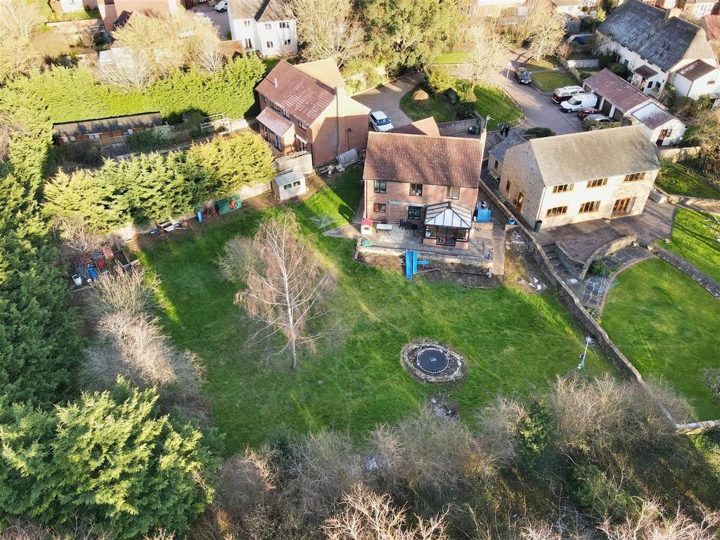 Abbey Road, Bradwell Village, Milton Keynes 4 bed detached house £625,000