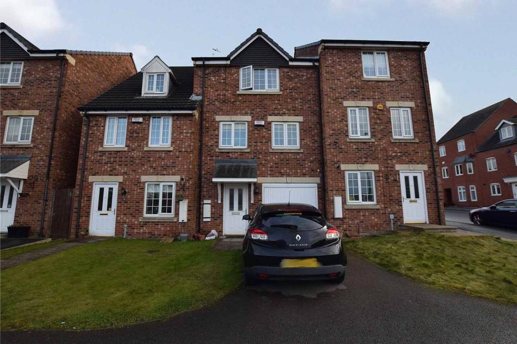 Dunlop Avenue, New Farnley, Leeds 4 bed terraced house £225,000