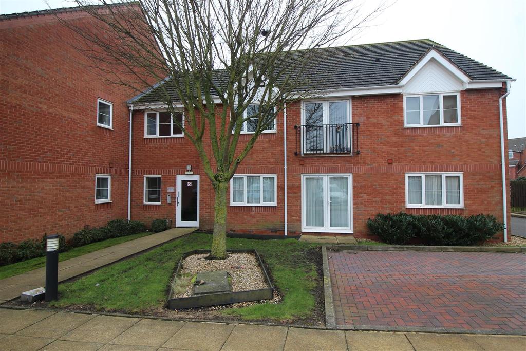Warren Court, Hampton Hargate, Peterborough 2 bed flat for sale £125,000