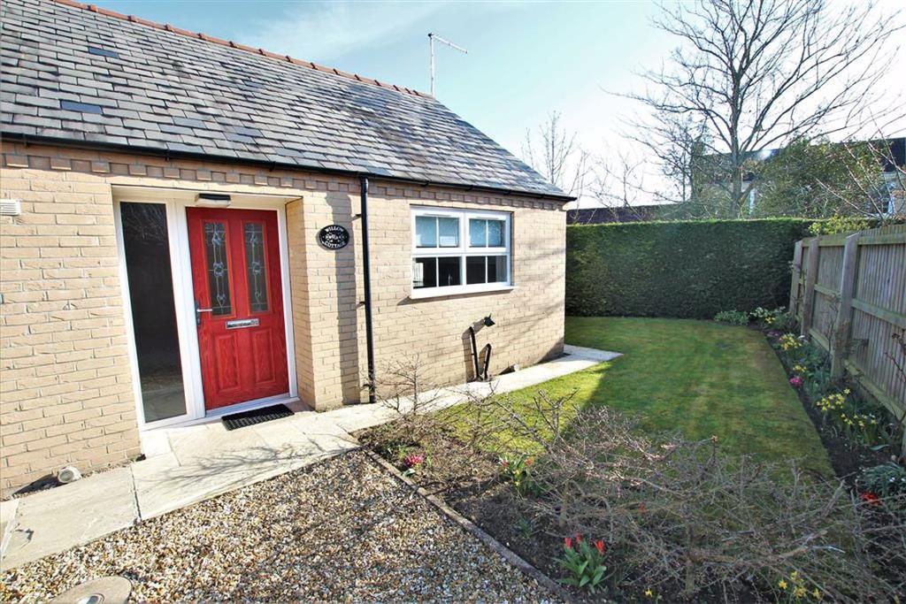 Ryland Road, Welton, Lincoln, Lincolnshire 2 bed detached bungalow £