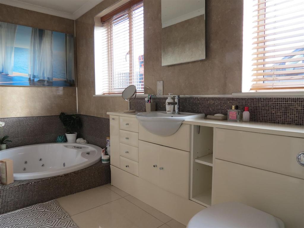 Family Bathroom: