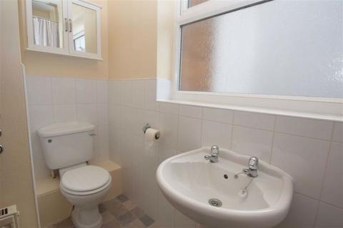 93 Hampton Road, Scarborough, YO12 5PX