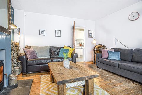 70 Fullers Avenue, Surbiton, KT6 7TE