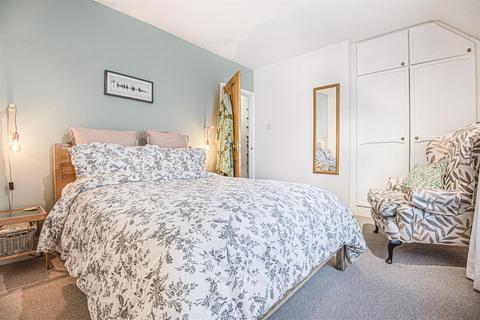 70 Fullers Avenue, Surbiton, KT6 7TE
