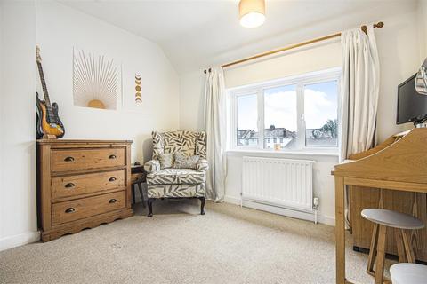 70 Fullers Avenue, Surbiton, KT6 7TE
