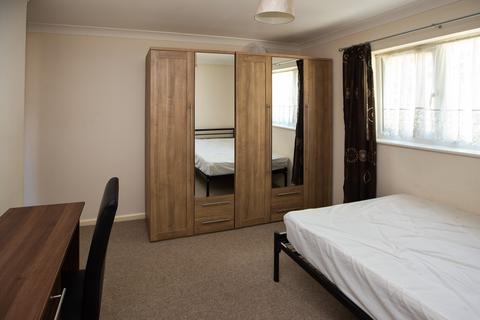 5 bedroom detached house to rent - 5 MINs TO UNI, Wallisdown
