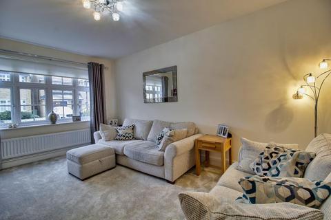 2 Bletchley Close, Horsforth, Leeds, LS18 4FD
