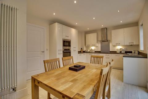 2 Bletchley Close, Horsforth, Leeds, LS18 4FD