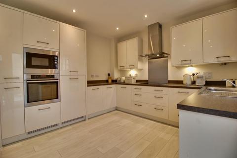2 Bletchley Close, Horsforth, Leeds, LS18 4FD