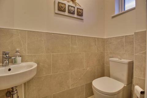 2 Bletchley Close, Horsforth, Leeds, LS18 4FD