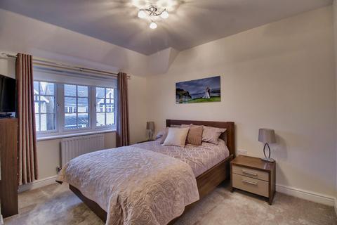 2 Bletchley Close, Horsforth, Leeds, LS18 4FD