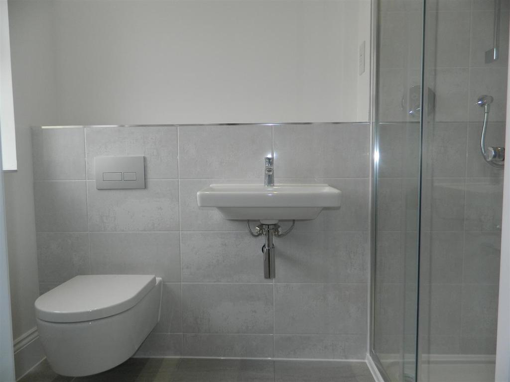 Ensuite.JPG