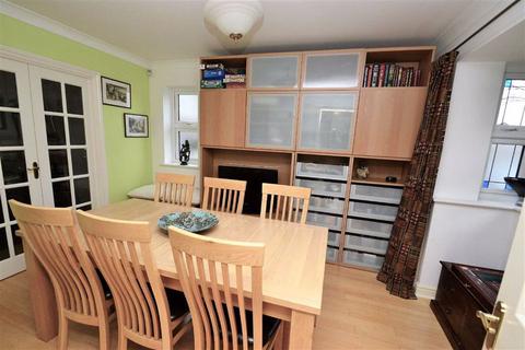 8 Aberaman, Emmer Green, Reading, RG4 8LD