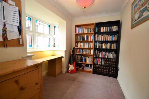 8 Aberaman, Emmer Green, Reading, RG4 8LD