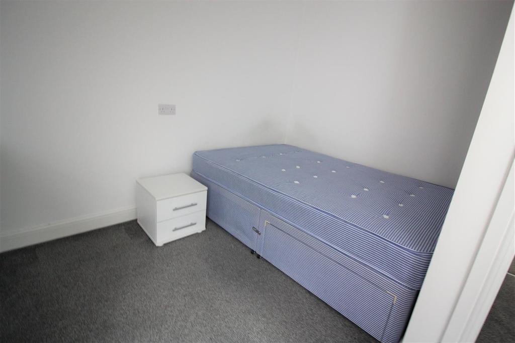 Bedroom 4.jpg