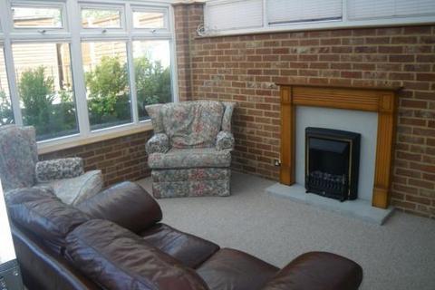 5 bedroom detached house to rent, Portland Road, Winton